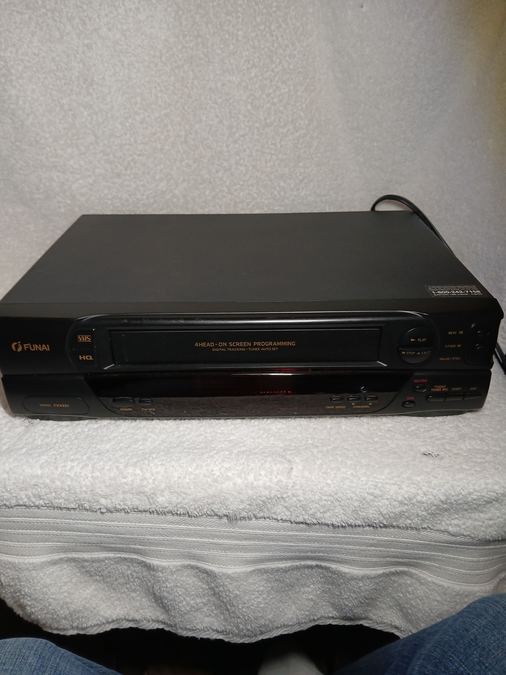 Funai FV4251 4-Head VHS VCR Video Cassette  Recorder. 6 Factory Sealed VHS Tapes